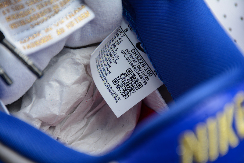 Supreme x Nike SB Dunk Low “Stars” DH3228-100