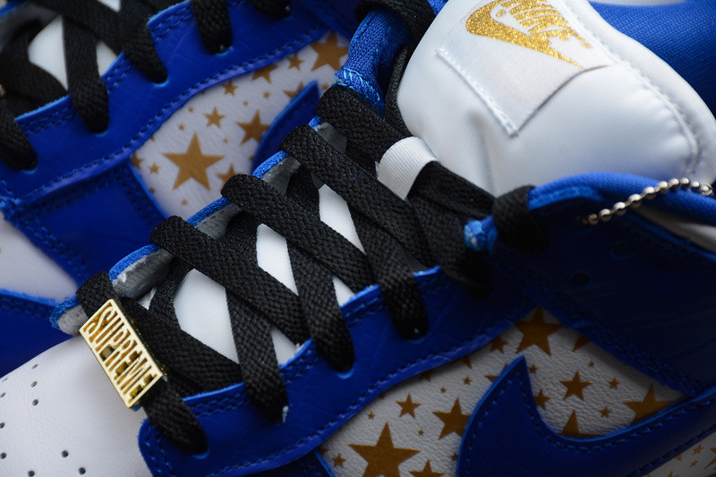 Supreme x Nike SB Dunk Low “Stars” DH3228-100