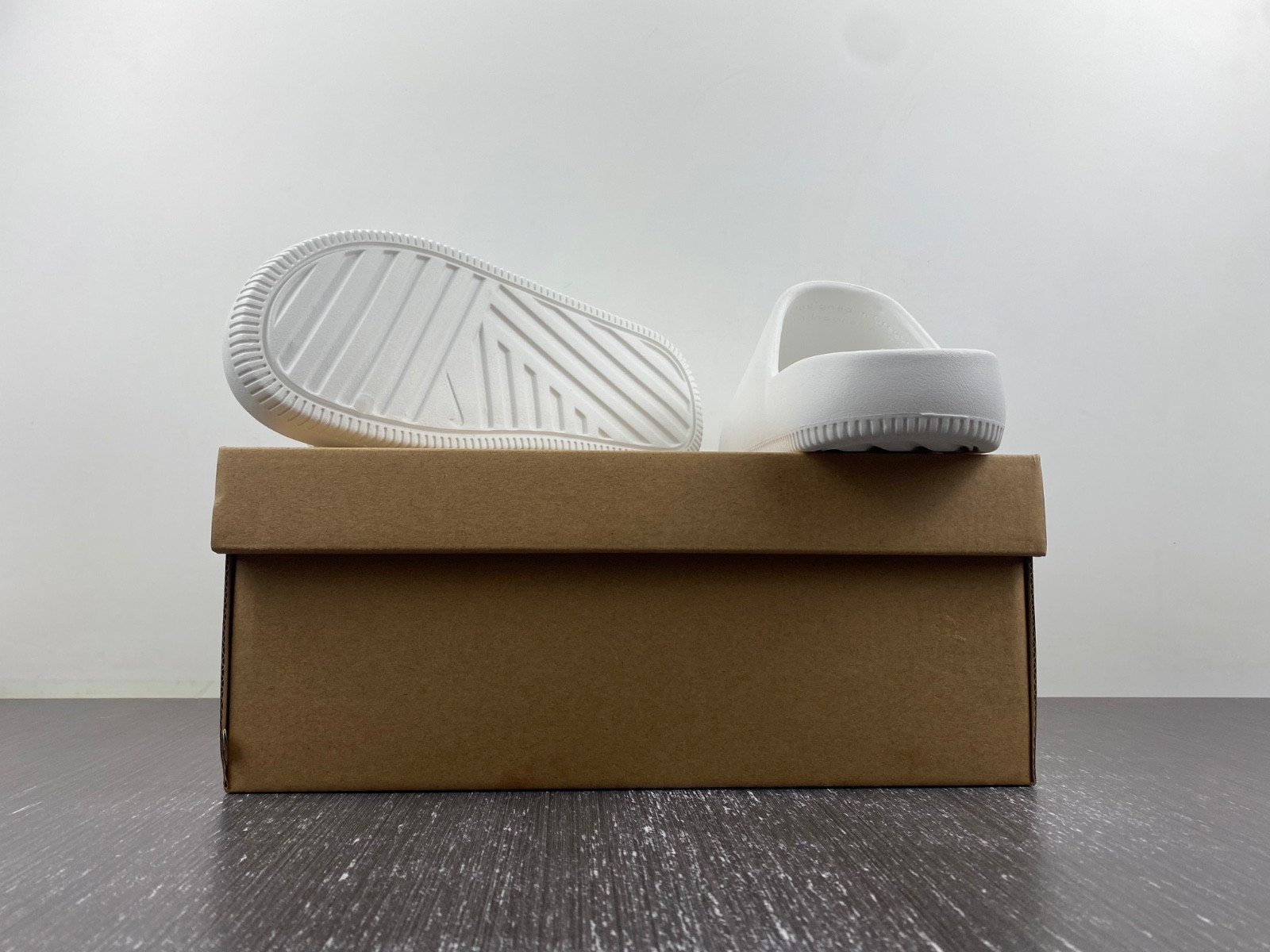 Nike Calm Slides FD4116-100