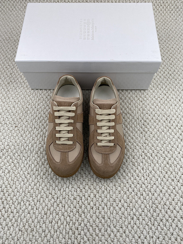 ma*s*n Ma*i*la sneakers